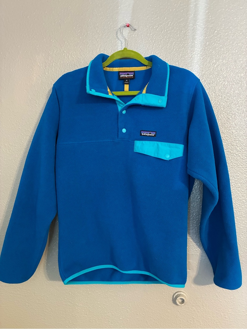 Patagonia Men’s Blue Fleece Pullover with Teal Trim